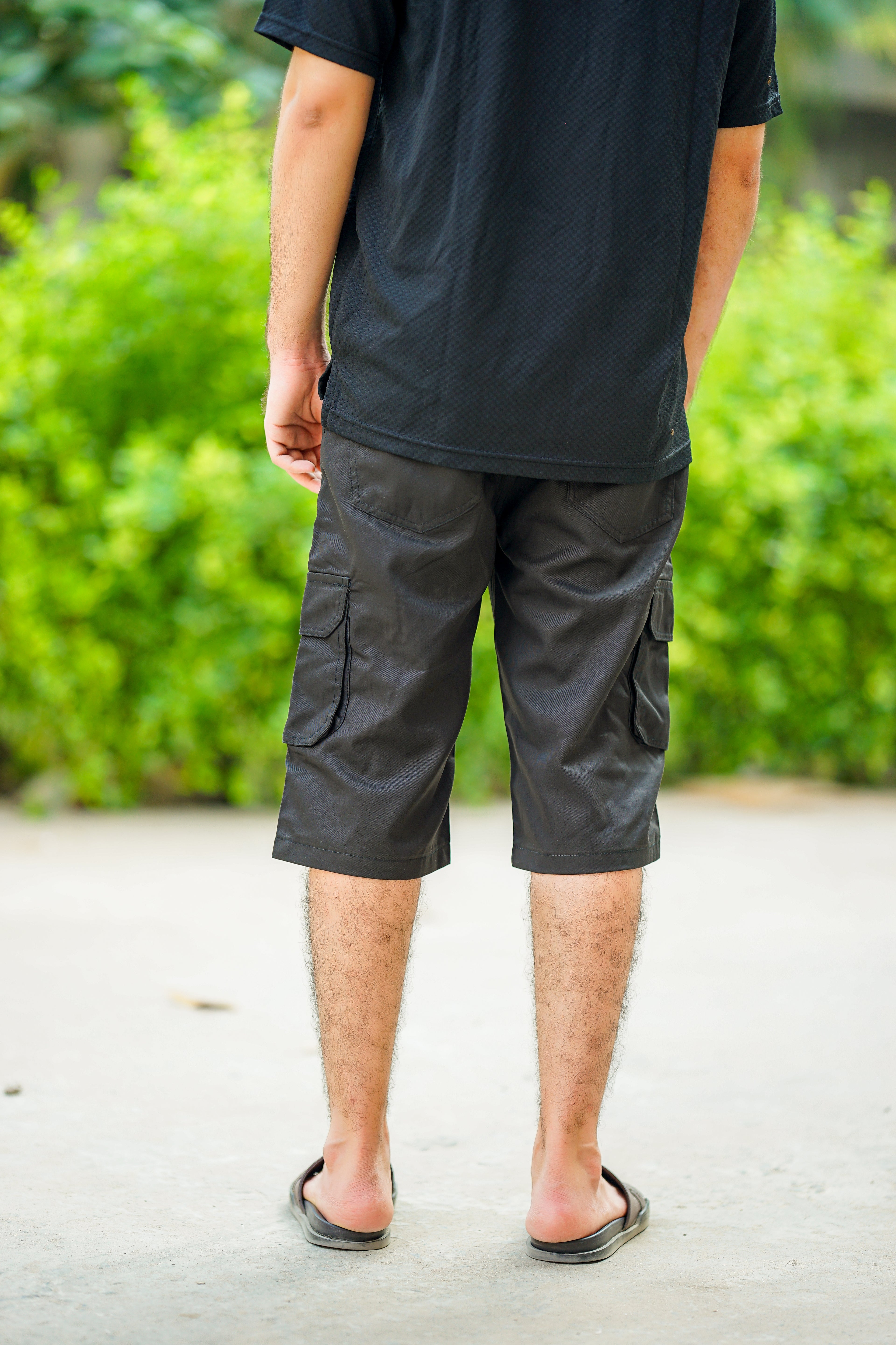 Black Cargo Quarter-shorts